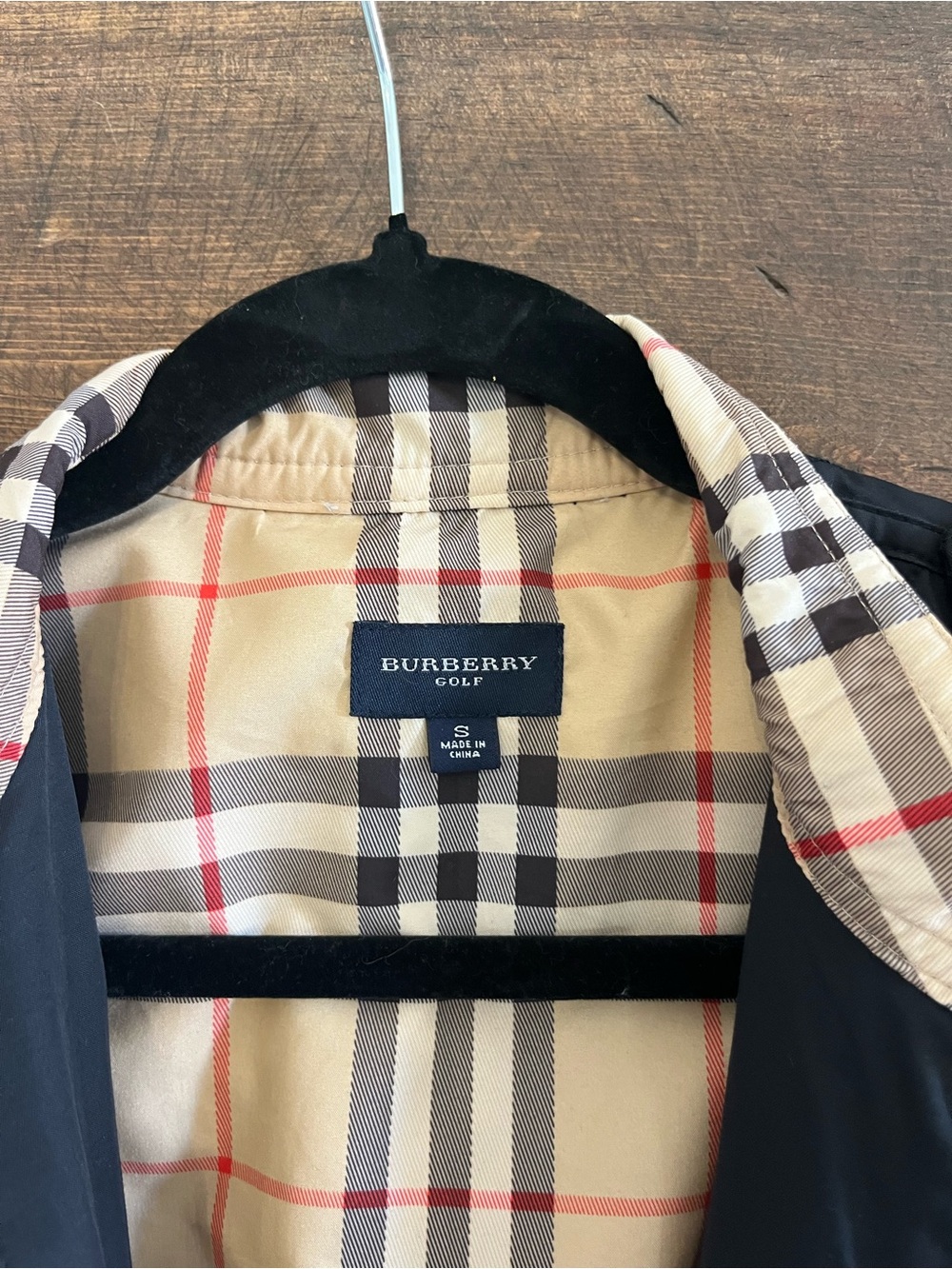Burberry Black Jacket with Beige Vintage Check Lining - Picture 2 of 3